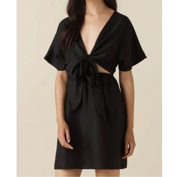 VETTA Dresses & Skirts - NWT- Vetta The Convertible Wrap Mini Dress